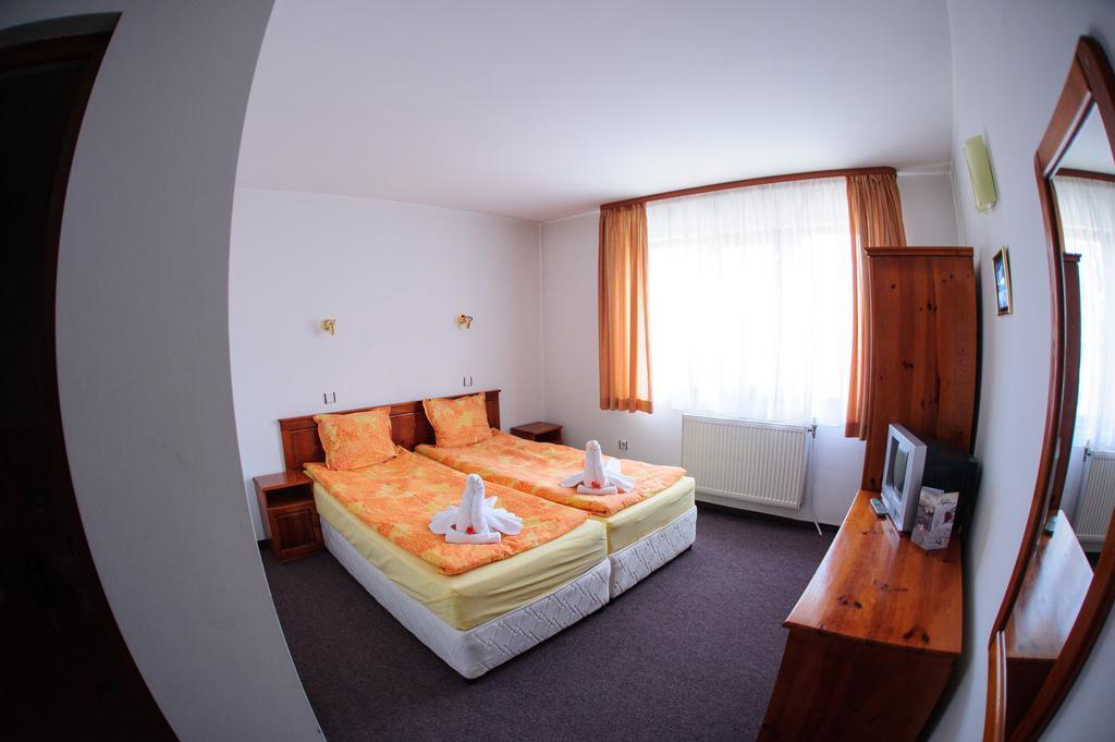 Family Hotel Nadejda Bansko Room photo