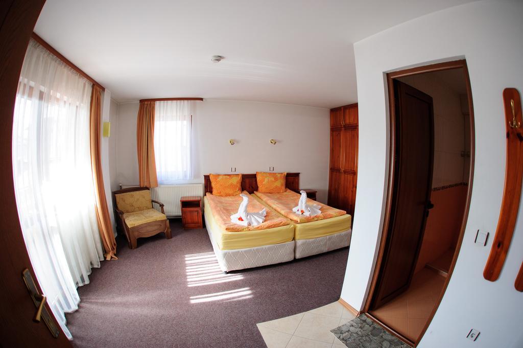 Family Hotel Nadejda Bansko Room photo