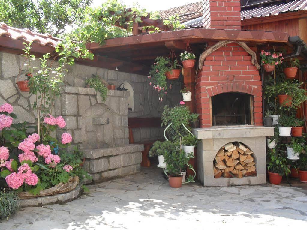 Family Hotel Nadejda Bansko Exterior photo
